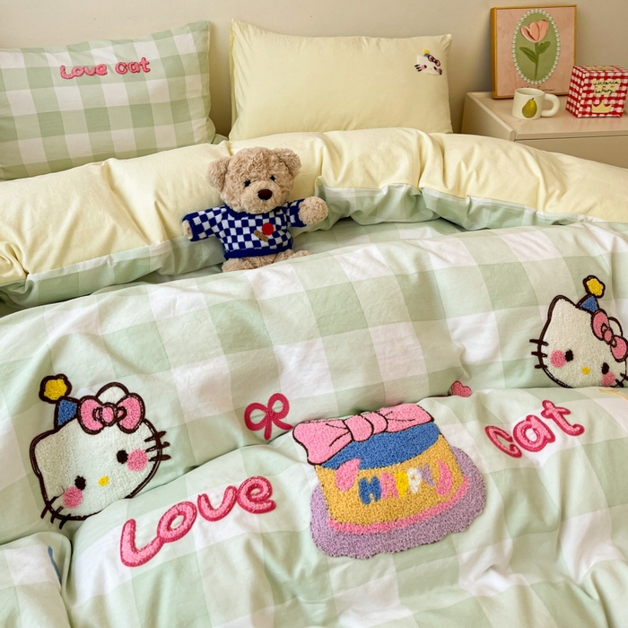 91家纺网 家纺一手货源 找家纺 雨帆  2025新款卡通水洗棉毛巾绣四件套 绿格芝士