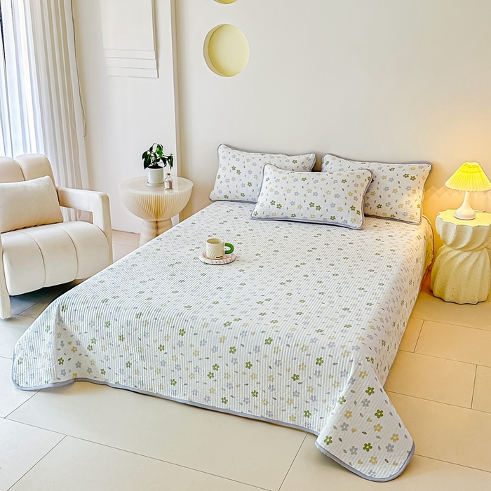 91家纺网 家纺一手货源 找家纺 橘夏家纺2025爆款棉感珍珠绸印花床盖三件套 朵朵花林--雅韵灰