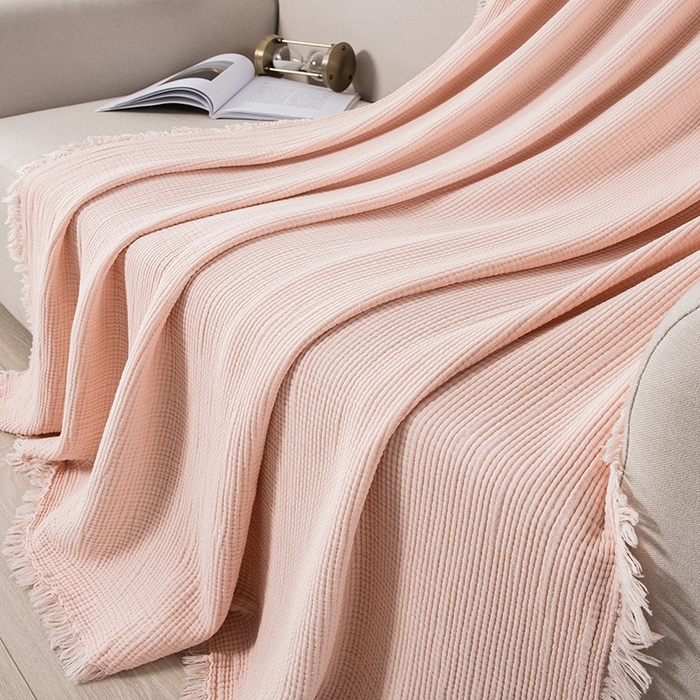 91家纺网 家纺一手货源 找家纺 皇寝世家家居 2025新款A类全棉针织四层纱苏流毯子沙发盖毯 午睡复古毛毯 静谧-杏色