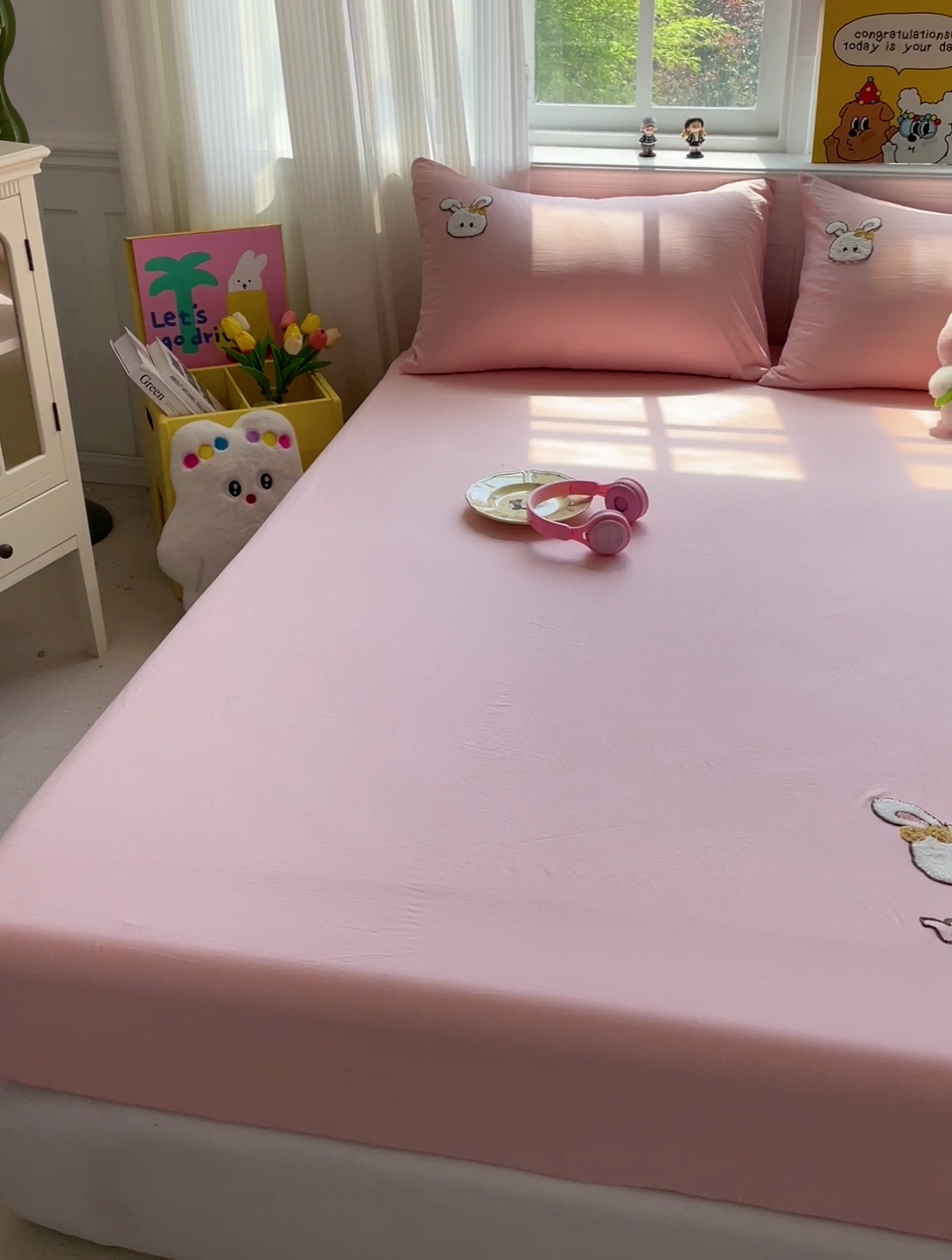 91家纺网 家纺一手货源 找家纺 海岛哥哥 2025春夏新款卡通毛巾绣床笠 兔兔的好朋友