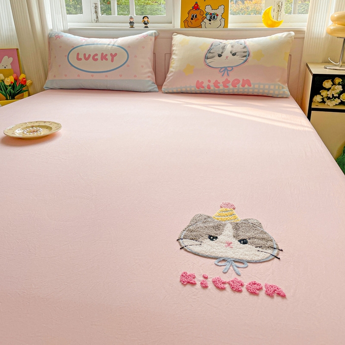 91家纺网 家纺一手货源 找家纺 海岛哥哥 2025春夏新款大版枕套毛巾绣床笠 大版个性猫咪