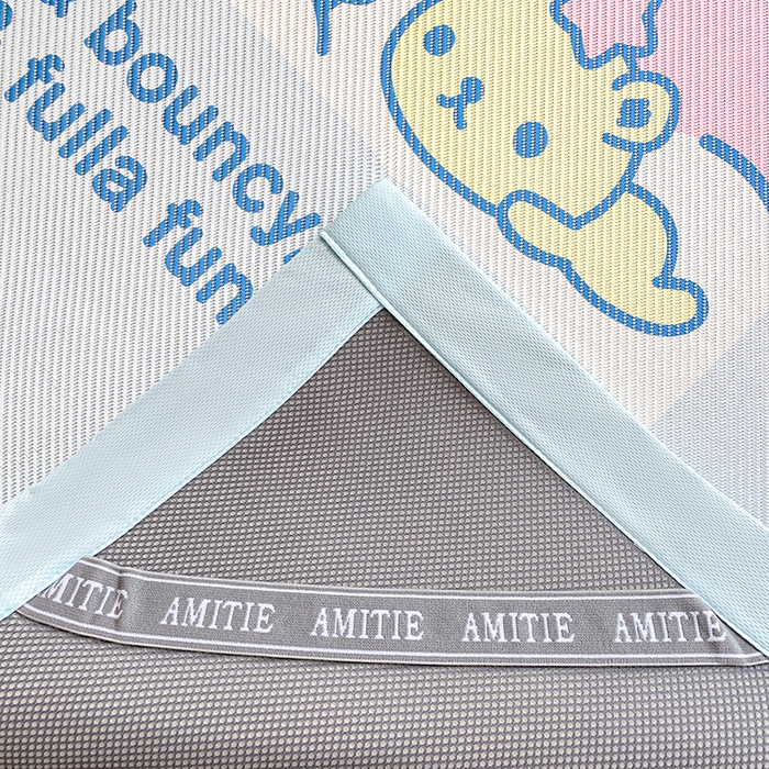 91家纺网 家纺一手货源 找家纺 蓝邻 2025春夏新款正版三丽鸥600D冰藤大版数码印花凉席-场景二 淘气大耳狗