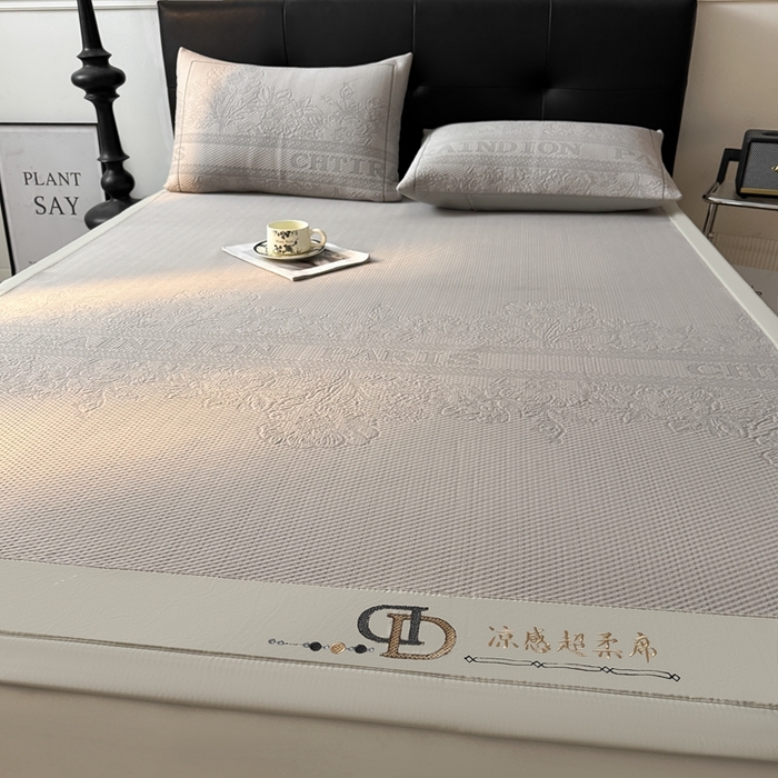 91家纺网 家纺一手货源 找家纺 怡源梦家纺2025新款冰豆豆凉席三件套-巴黎世家系列 巴黎世家 香槟色