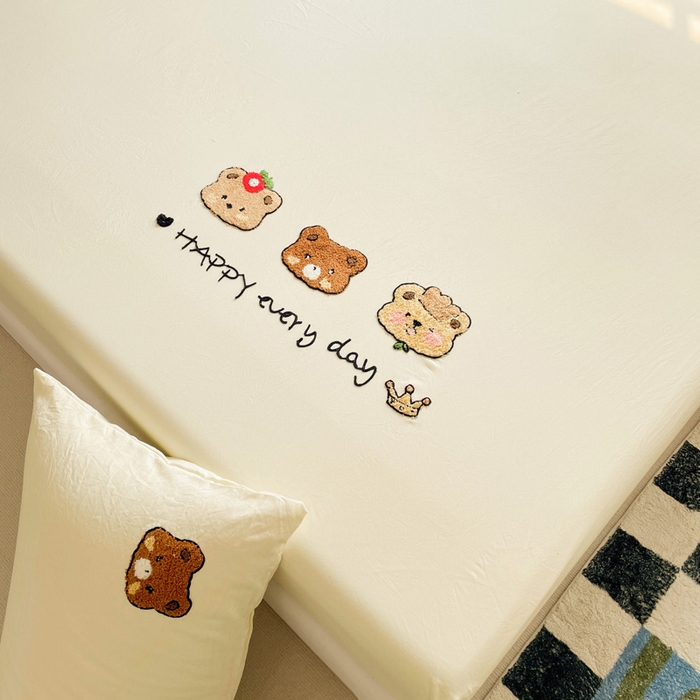 91家纺网 家纺一手货源 找家纺 海岛哥哥 2025春夏新款卡通毛巾绣床笠 三只小熊-黄