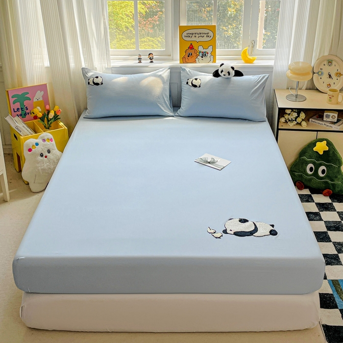 91家纺网 家纺一手货源 找家纺 海岛哥哥 2025春夏新款卡通毛巾绣床笠 顽皮熊猫-蓝