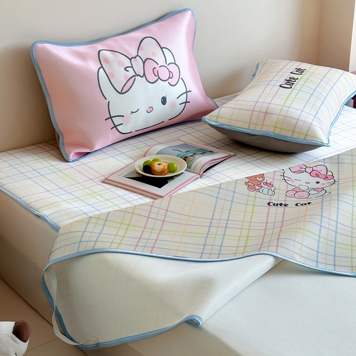 91家纺网 家纺一手货源 找家纺 如一2025A类ins大版数码卡通印花冰丝凉感席 领结猫-床笠