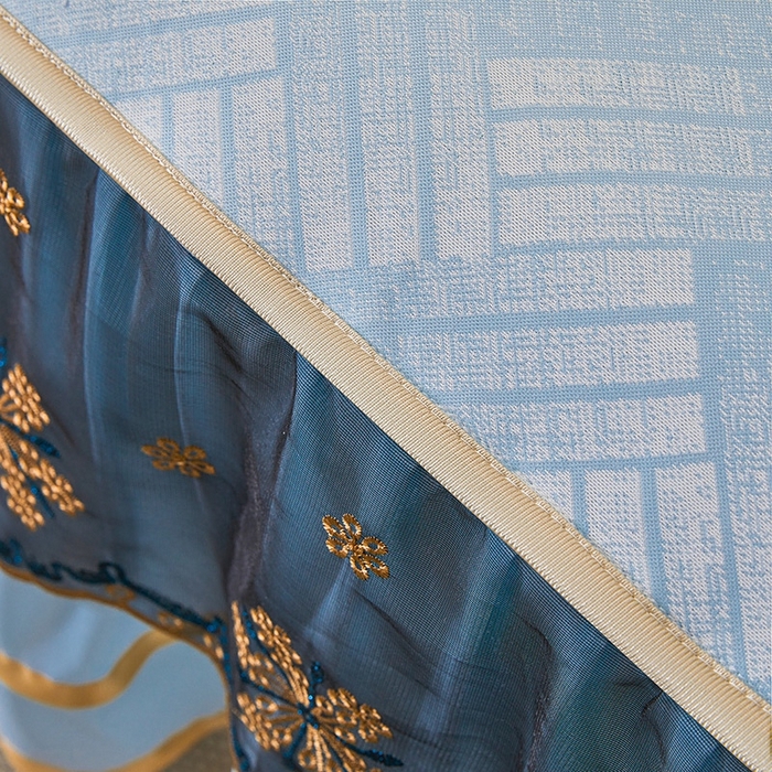 91家纺网 家纺一手货源 找家纺 情恒家纺   2025新款提花PE海洋丝可脱卸床裙席三件套 城市剪影 清新蓝