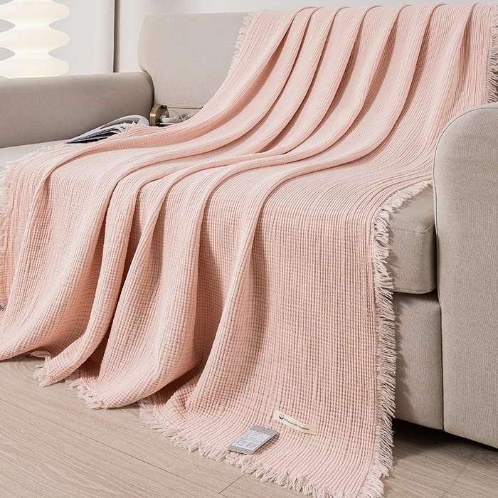 91家纺网 家纺一手货源 找家纺 皇寝世家家居 2025新款A类全棉针织四层纱苏流毯子沙发盖毯 午睡复古毛毯 静谧-杏色