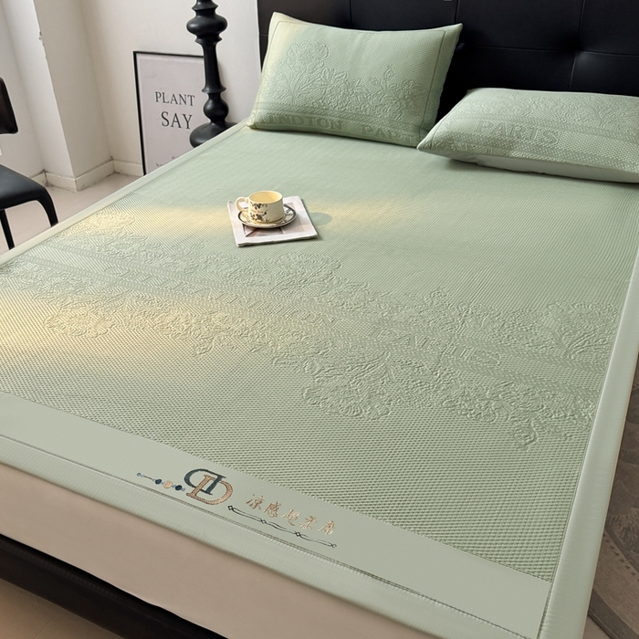 91家纺网 家纺一手货源 找家纺 怡源梦家纺2025新款冰豆豆凉席三件套-巴黎世家系列 巴黎世家 绿色