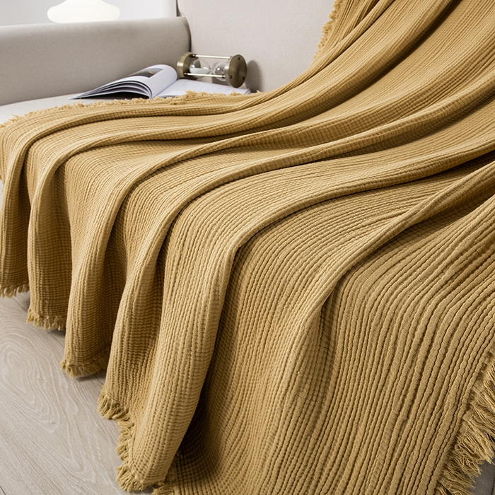 91家纺网 家纺一手货源 找家纺 皇寝世家家居 2025新款A类全棉针织四层纱苏流毯子沙发盖毯 午睡复古毛毯 静谧-焦糖