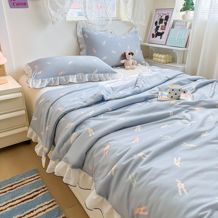 91家纺网 家纺一手货源 找家纺 九花鹿 2025新款凉感提花夏被 啵啵兔(浅蓝）