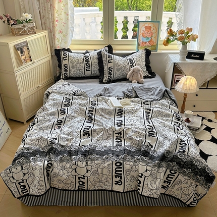 91家纺网 家纺一手货源 找家纺 阿曼达 2025年新款水洗印花花边夏被四件套 夏被-菲菲兔
