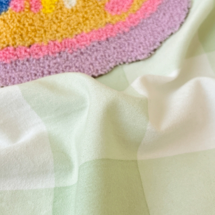 91家纺网 家纺一手货源 找家纺 雨帆  2025新款卡通水洗棉毛巾绣四件套 绿格芝士