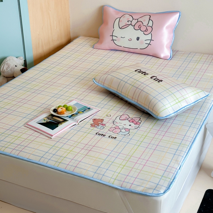 91家纺网 家纺一手货源 找家纺 如一2025A类ins大版数码卡通印花冰丝凉感席 领结猫-床笠