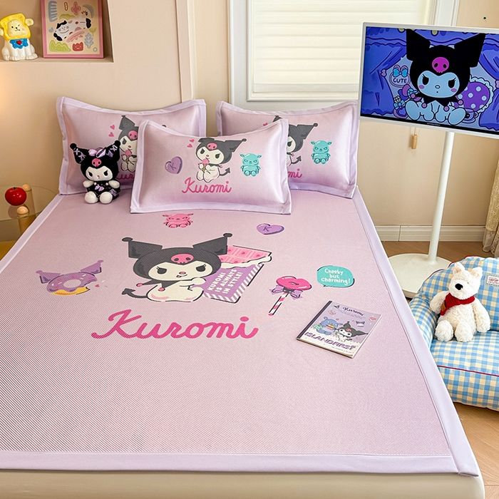 91家纺网 家纺一手货源 找家纺 蓝邻 2025春夏新款正版三丽鸥600D冰藤大版数码印花凉席-场景一 糖果库洛米