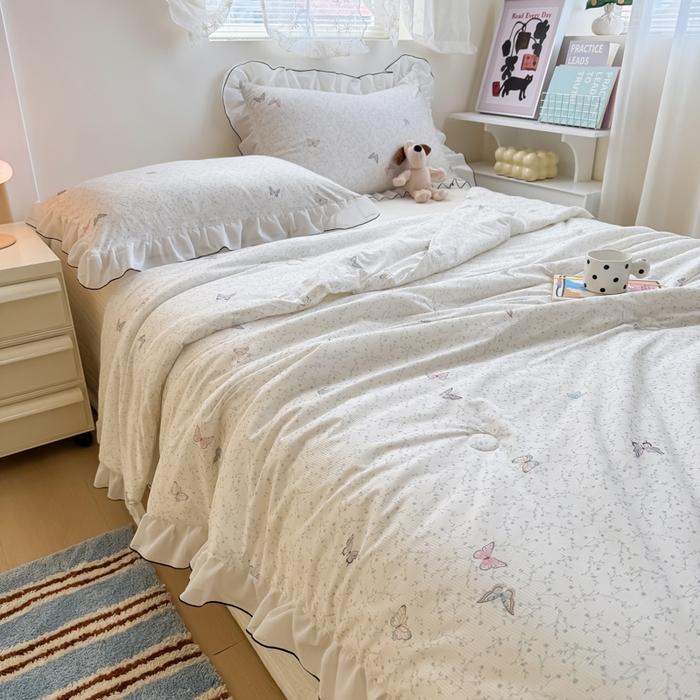 91家纺网 家纺一手货源 找家纺 九花鹿 2025新款凉感提花夏被 花舞蝶影