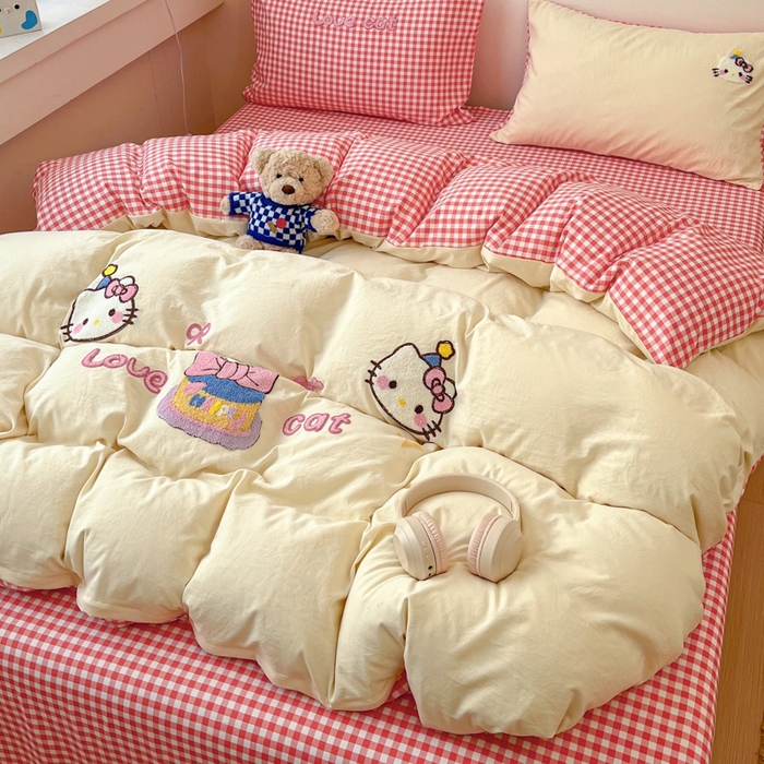 91家纺网 家纺一手货源 找家纺 雨帆  2025新款卡通水洗棉毛巾绣四件套 芝士粉格