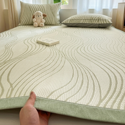 91家纺网 家纺一手货源 找家纺 雅居纺家纺 2025新款A类加厚三明治底简约提花凉感席系列-床席款 曲线-绿