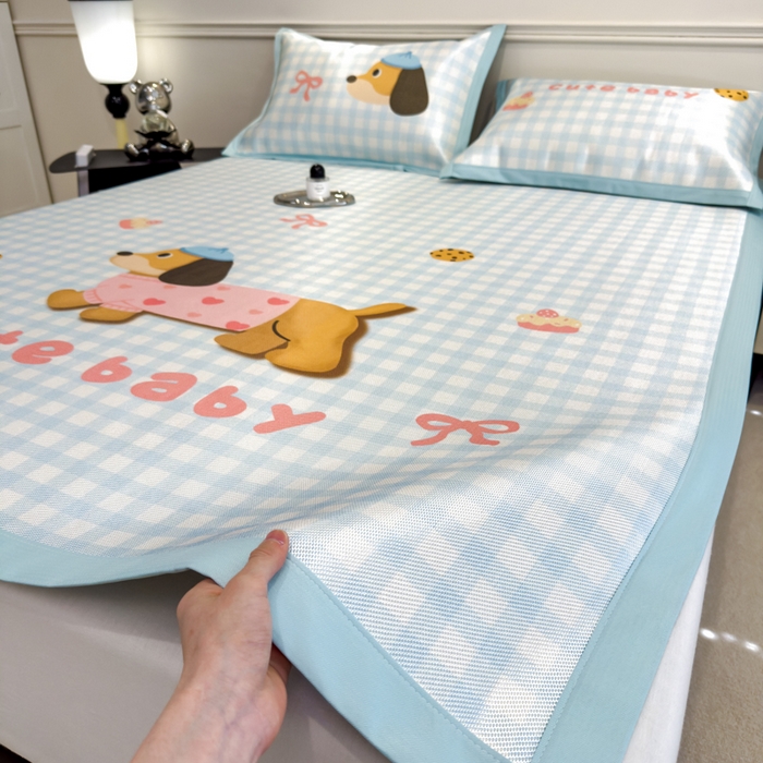 91家纺网 家纺一手货源 找家纺 倾慕  2025新款数码大版时尚卡通风冰藤席 BABY狗