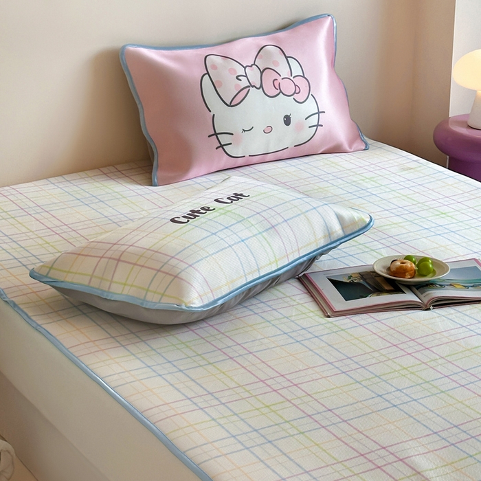 91家纺网 家纺一手货源 找家纺 如一2025A类ins大版数码卡通印花冰丝凉感席 领结猫-床笠