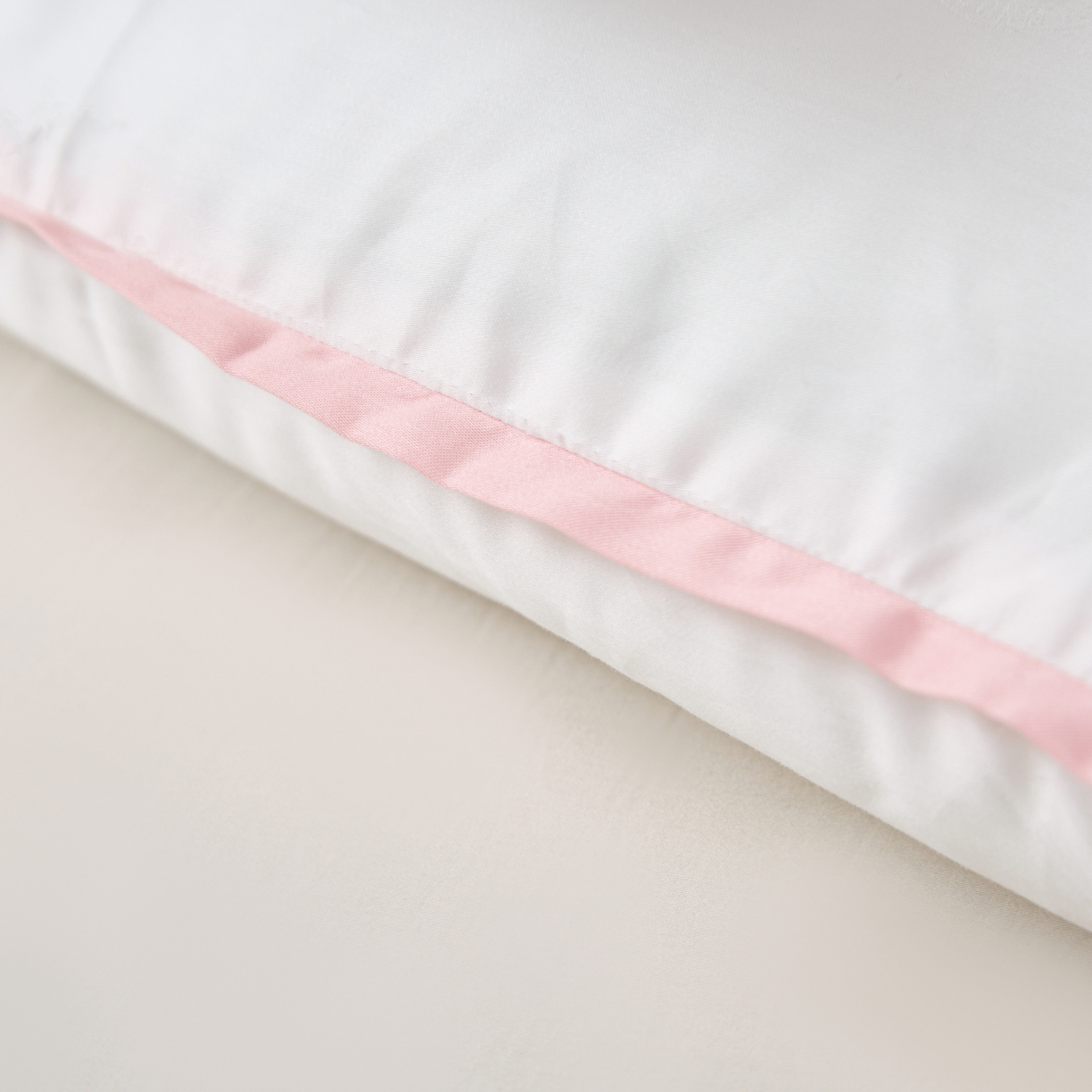 91家纺网 家纺一手货源 找家纺 （总）梵希良品 2025新款超柔蚕丝蛋白枕头枕芯