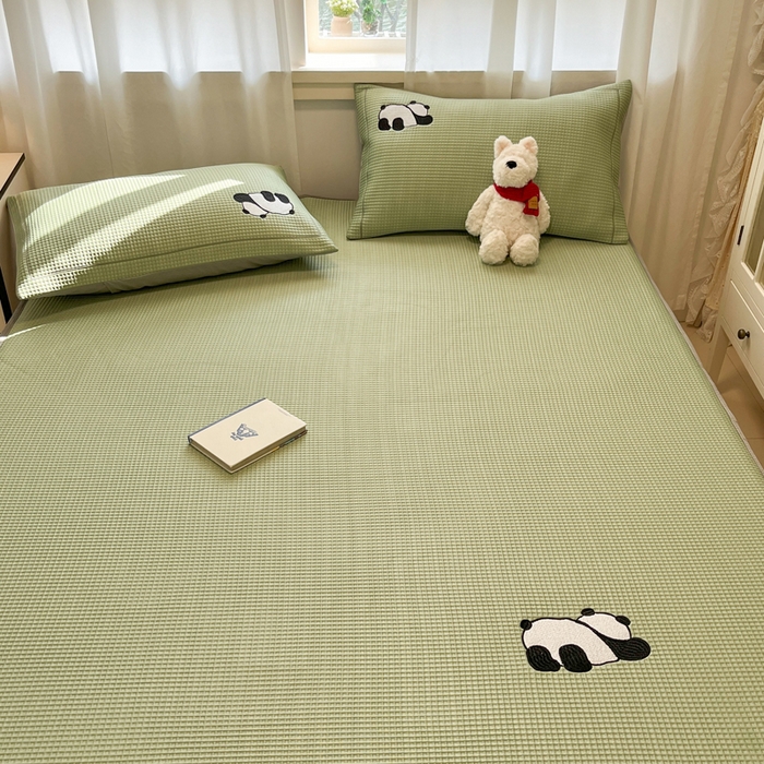 91家纺网 家纺一手货源 找家纺 雅居纺家纺 2025新款A类加厚三明治底华夫格绣花凉感席 床笠款-爬爬熊猫