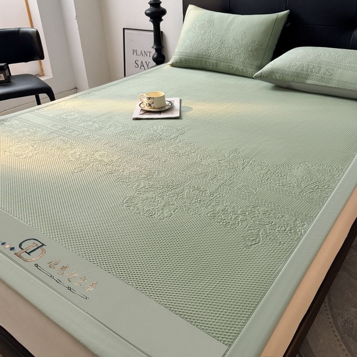 91家纺网 家纺一手货源 找家纺 怡源梦家纺2025新款冰豆豆凉席三件套-巴黎世家系列 巴黎世家 绿色