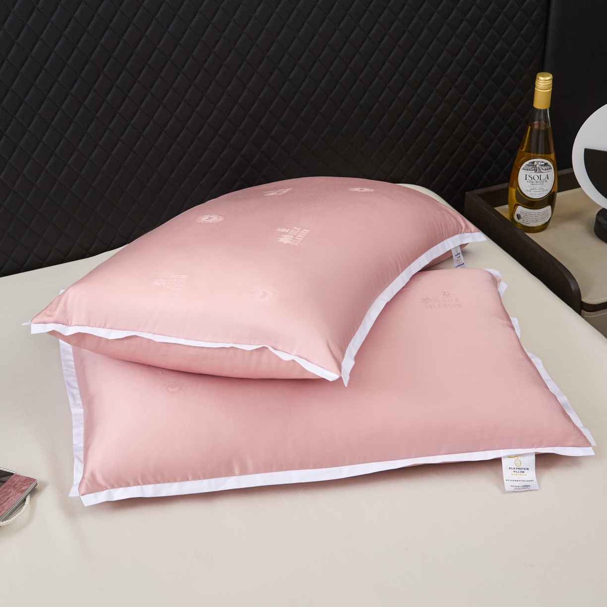 91家纺网 家纺一手货源 找家纺 梵希良品 2025新款超柔蚕丝蛋白枕头枕芯 粉色48x74cm低枕