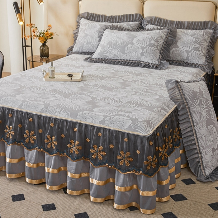 91家纺网 家纺一手货源 找家纺 情恒家纺   2025新款提花PE海洋丝可脱卸床裙席三件套 生如夏花 星灰