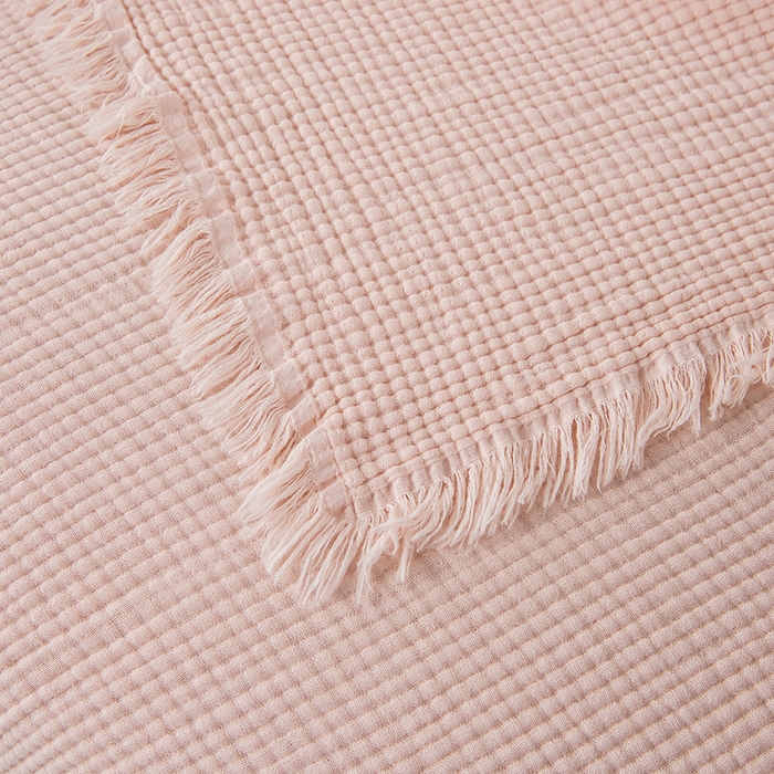 91家纺网 家纺一手货源 找家纺 皇寝世家家居 2025新款A类全棉针织四层纱苏流毯子沙发盖毯 午睡复古毛毯 静谧-杏色