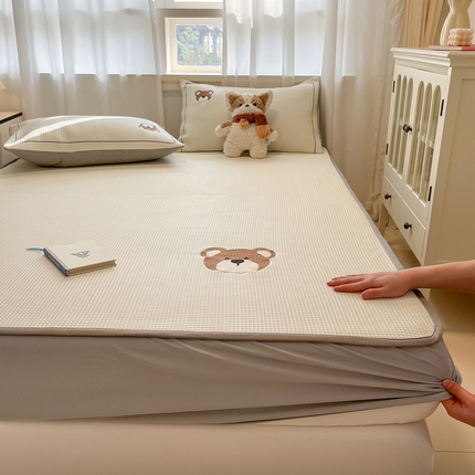 91家纺网 家纺一手货源 找家纺 （总）雅居纺家纺 2025新款A类加厚三明治底华夫格绣花凉感席