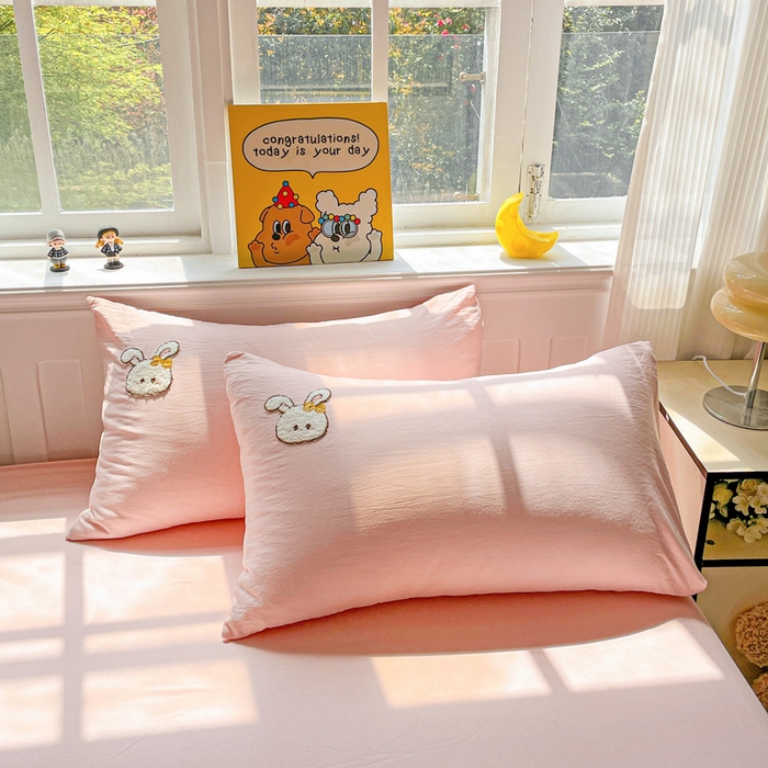 91家纺网 家纺一手货源 找家纺 海岛哥哥 2025春夏新款卡通毛巾绣床笠 兔兔的好朋友