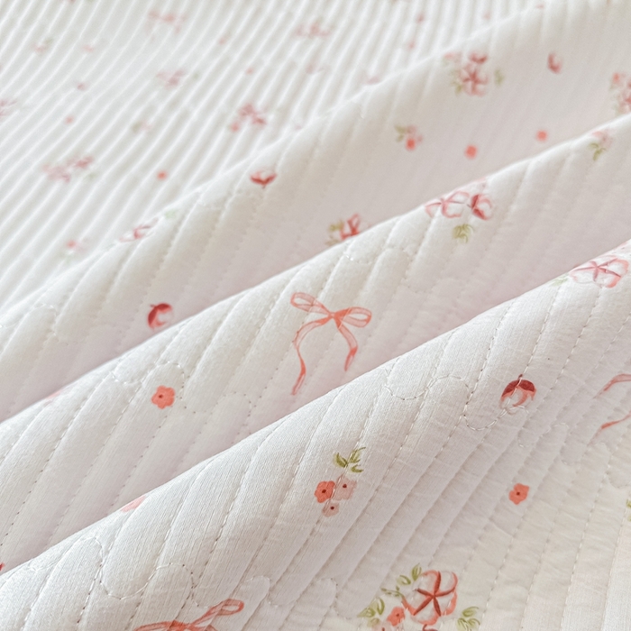 91家纺网 家纺一手货源 找家纺 橘夏家纺2025爆款棉感珍珠绸印花床盖三件套 木棉蝶花--粉玉