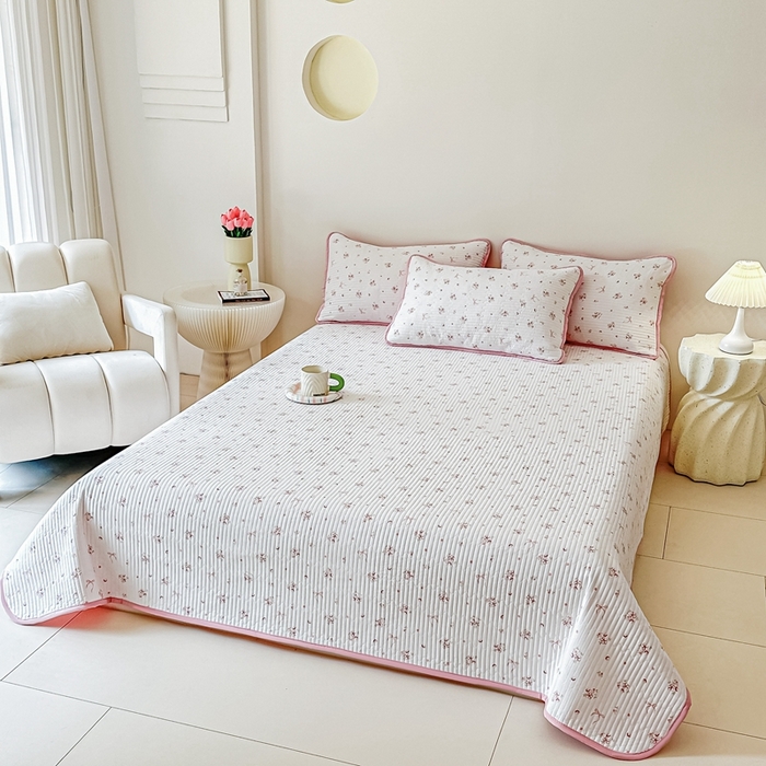 91家纺网 家纺一手货源 找家纺 橘夏家纺2025爆款棉感珍珠绸印花床盖三件套 木棉蝶花--粉玉