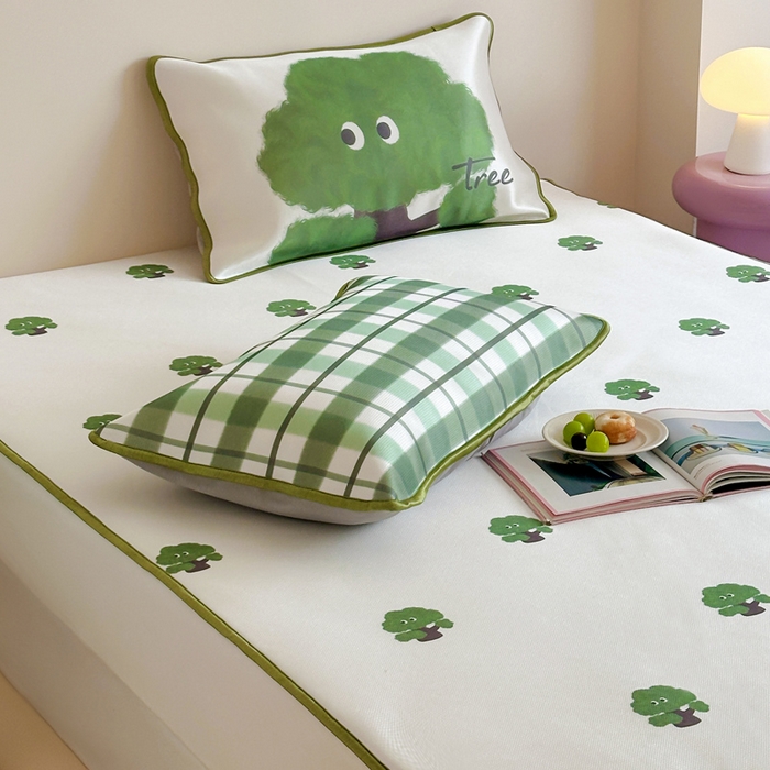 91家纺网 家纺一手货源 找家纺 如一2025A类ins大版数码卡通印花冰丝凉感席 绿森林-床笠-床笠