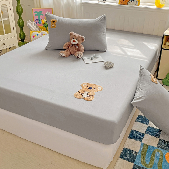 91家纺网 家纺一手货源 找家纺 海岛哥哥 2025春夏新款卡通毛巾绣床笠 佛系考拉