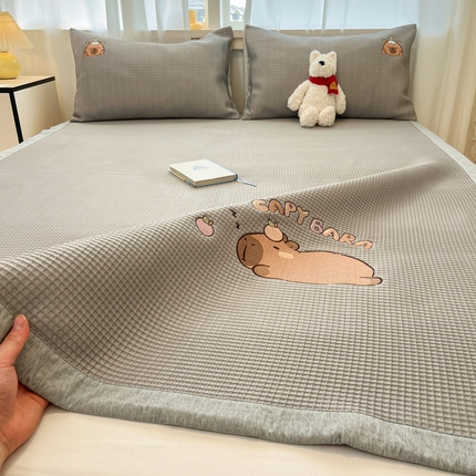 91家纺网 家纺一手货源 找家纺 （总）雅居纺家纺 2025新款A类加厚三明治底华夫格绣花凉感席