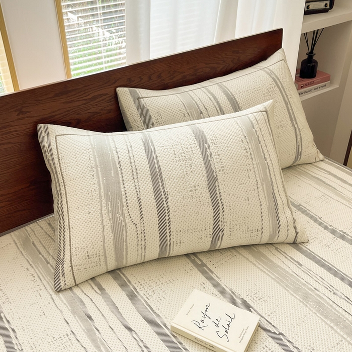 91家纺网 家纺一手货源 找家纺 雅居纺家纺 2025新款A类加厚三明治底简约提花凉感席系列-床笠款 线条-灰