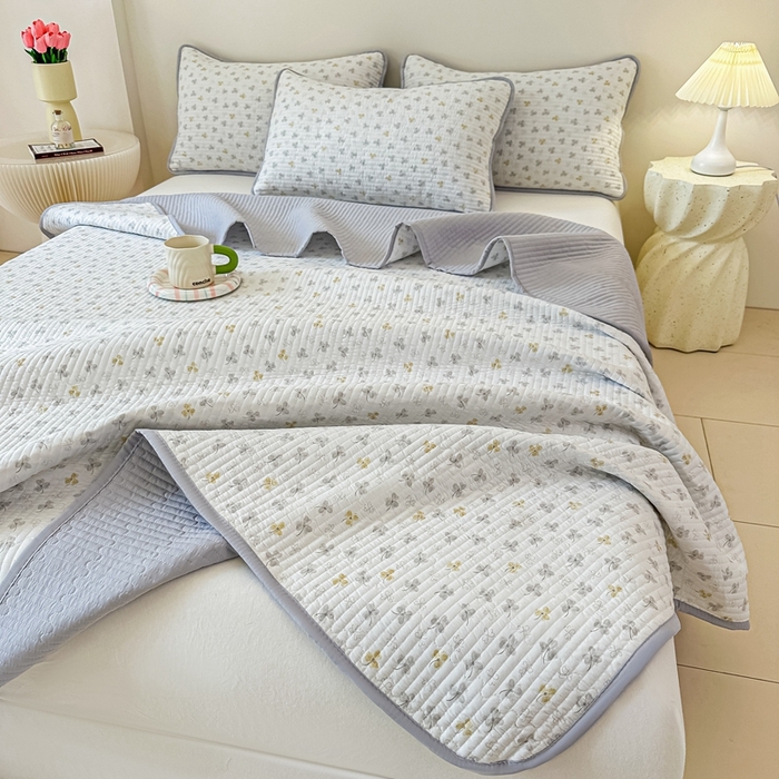 91家纺网 家纺一手货源 找家纺 橘夏家纺2025爆款棉感珍珠绸印花床盖三件套 花非花--雅韵灰