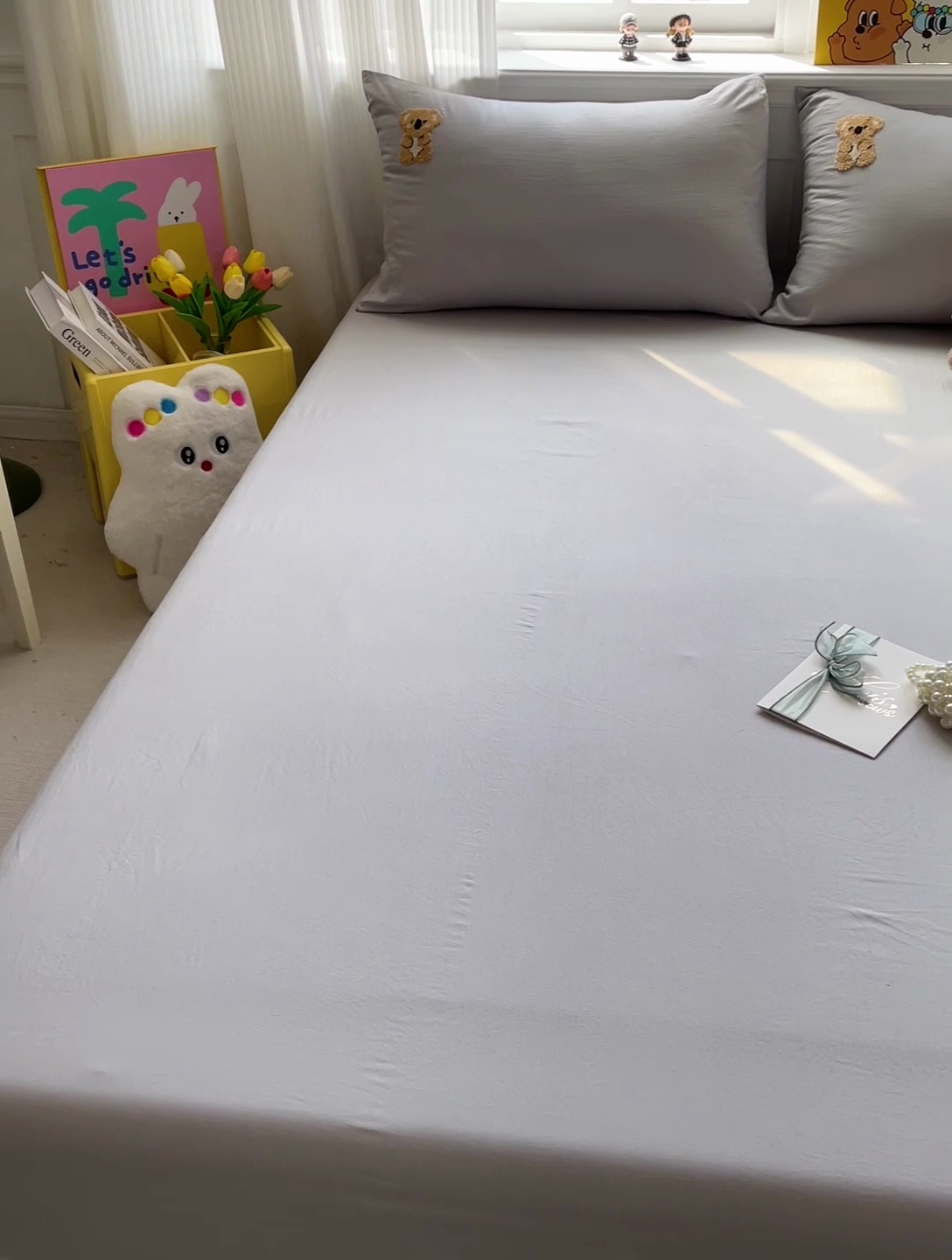 91家纺网 家纺一手货源 找家纺 海岛哥哥 2025春夏新款卡通毛巾绣床笠 佛系考拉