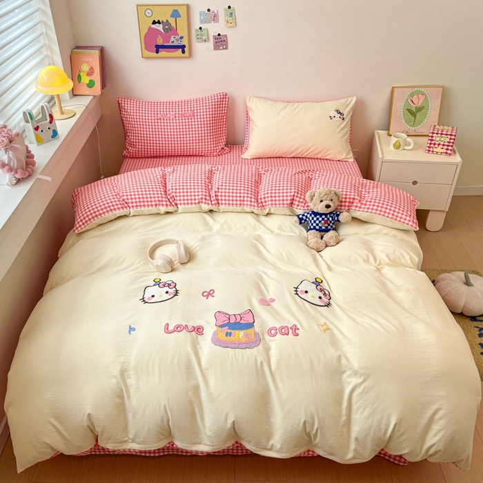 91家纺网 家纺一手货源 找家纺 雨帆  2025新款卡通水洗棉毛巾绣四件套 芝士粉格