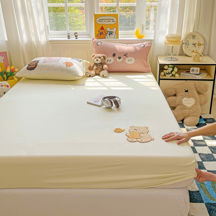 91家纺网 家纺一手货源 找家纺 海岛哥哥 2025春夏新款大版枕套毛巾绣床笠 大版小熊饼干