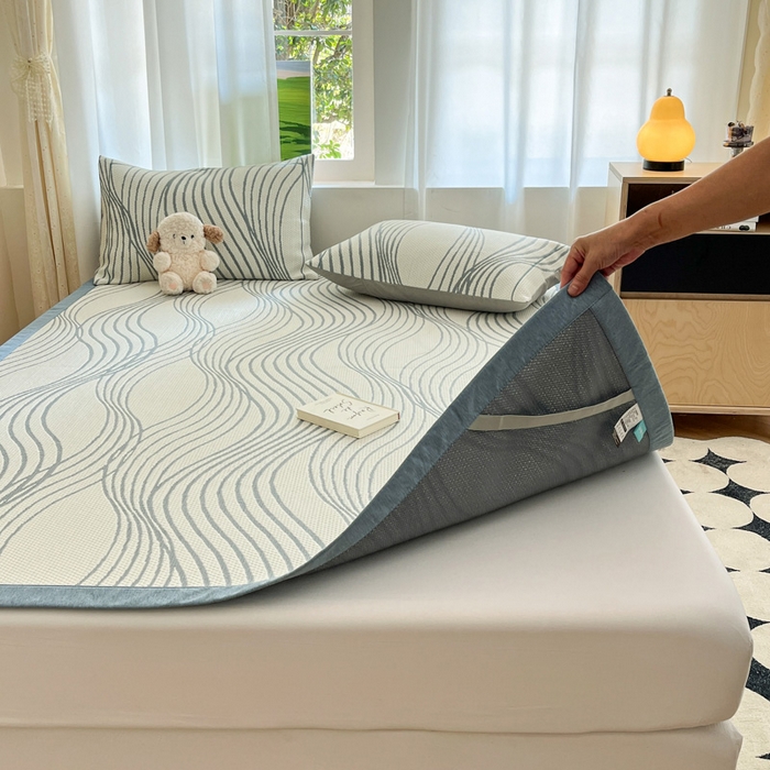 91家纺网 家纺一手货源 找家纺 雅居纺家纺 2025新款A类加厚三明治底简约提花凉感席系列-床席款 曲线-蓝