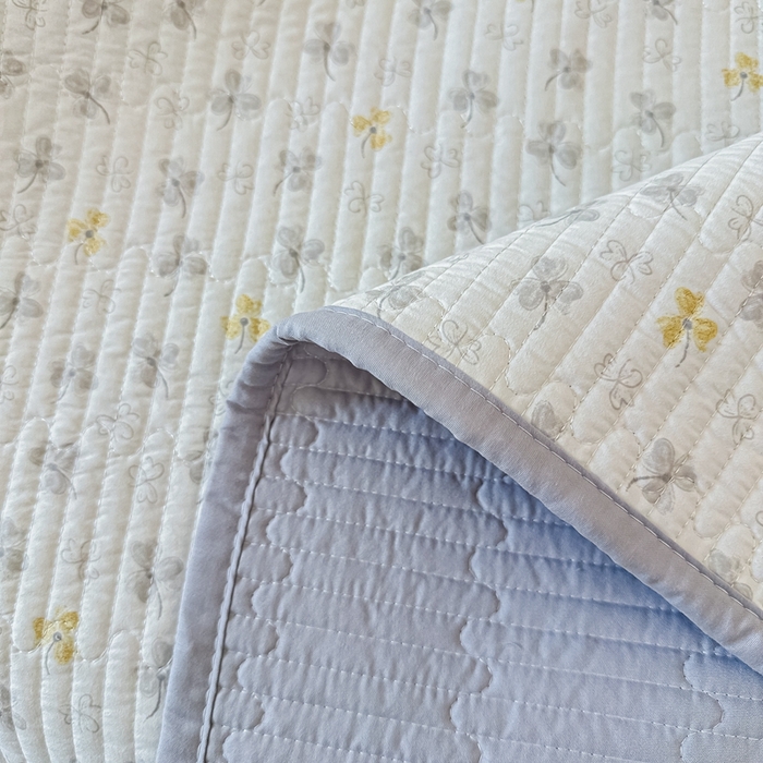 91家纺网 家纺一手货源 找家纺 橘夏家纺2025爆款棉感珍珠绸印花床盖三件套 花非花--雅韵灰