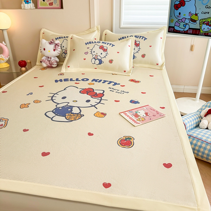 91家纺网 家纺一手货源 找家纺 蓝邻 2025春夏新款正版三丽鸥600D冰藤大版数码印花凉席-场景一 hellokitty