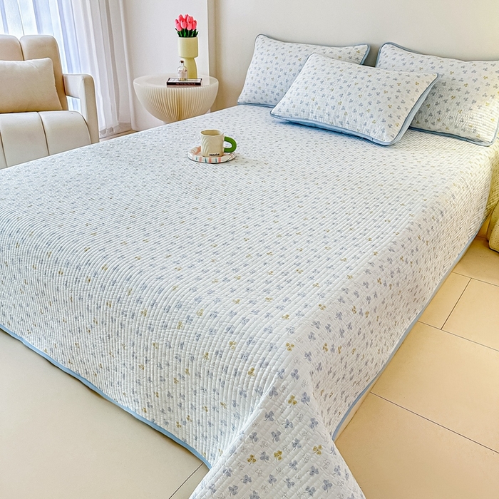 91家纺网 家纺一手货源 找家纺 橘夏家纺2025爆款棉感珍珠绸印花床盖三件套 花非花--晴空蓝