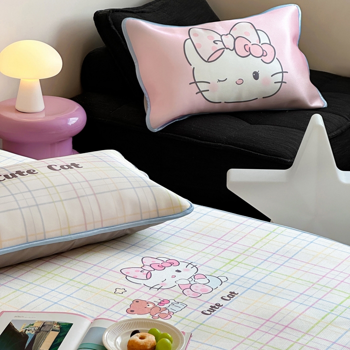 91家纺网 家纺一手货源 找家纺 如一2025A类ins大版数码卡通印花冰丝凉感席 领结猫-床笠