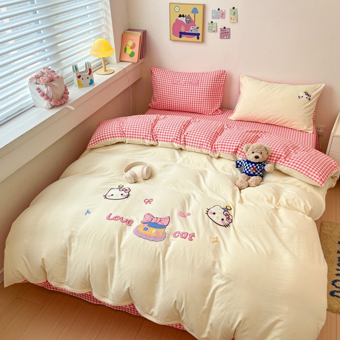 91家纺网 家纺一手货源 找家纺 雨帆  2025新款卡通水洗棉毛巾绣四件套 芝士粉格