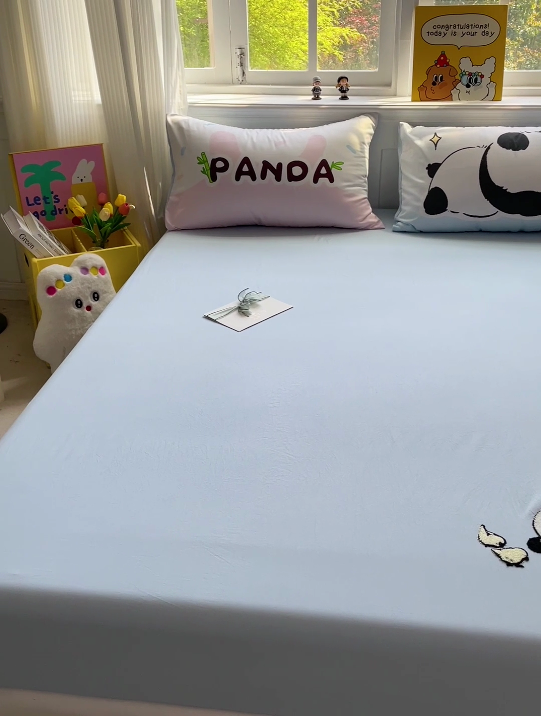 91家纺网 家纺一手货源 找家纺 海岛哥哥 2025春夏新款大版枕套毛巾绣床笠 大版顽皮熊猫蓝