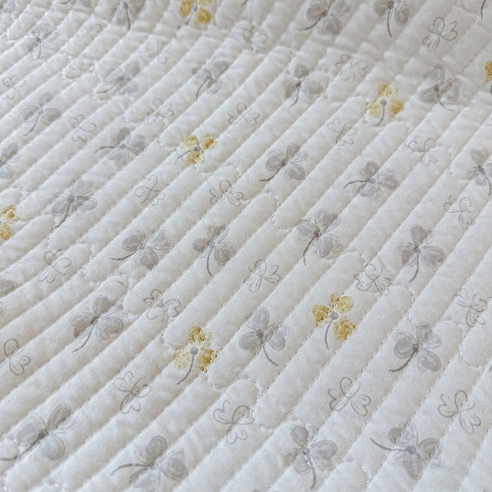 91家纺网 家纺一手货源 找家纺 橘夏家纺2025爆款棉感珍珠绸印花床盖三件套 花非花--雅韵灰